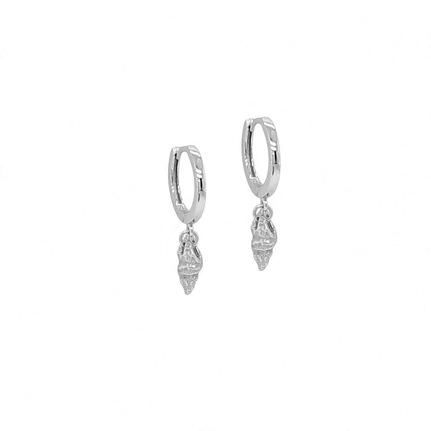 Regale little Hang Shell Earrings view 3
