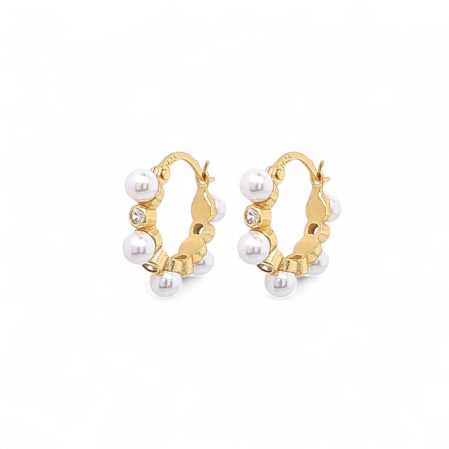 Eterna EA 5 Pearl Huggie Hoops in Gold - 925 Sterling Silver Wholesale Jewelry