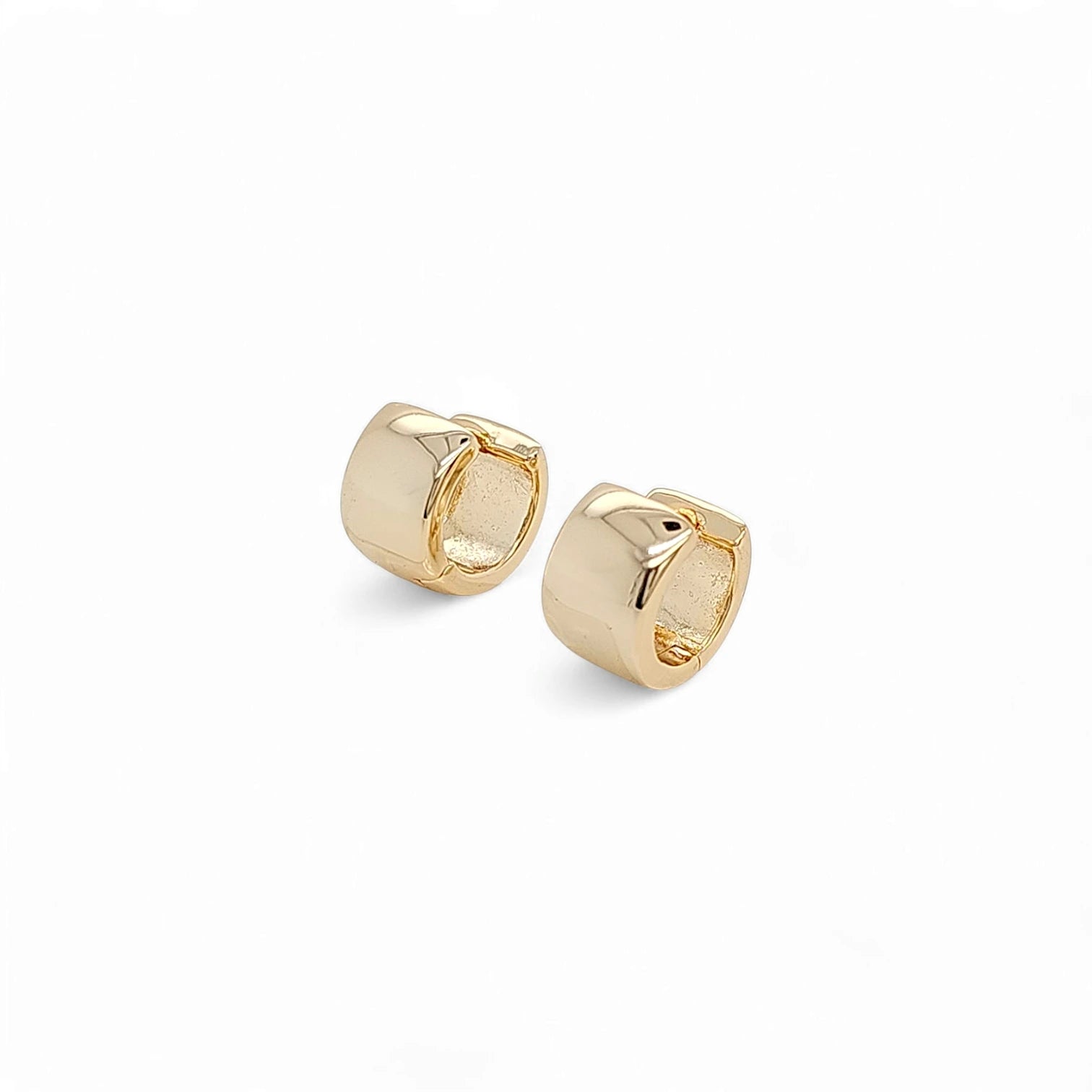 Amalfi Maxi Plain 0.5'' Huggie Hoops in Gold - 18K Gold Plated Wholesale Jewelry