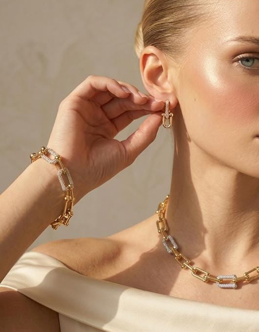 Divina U Link 2 tones Necklace view 3